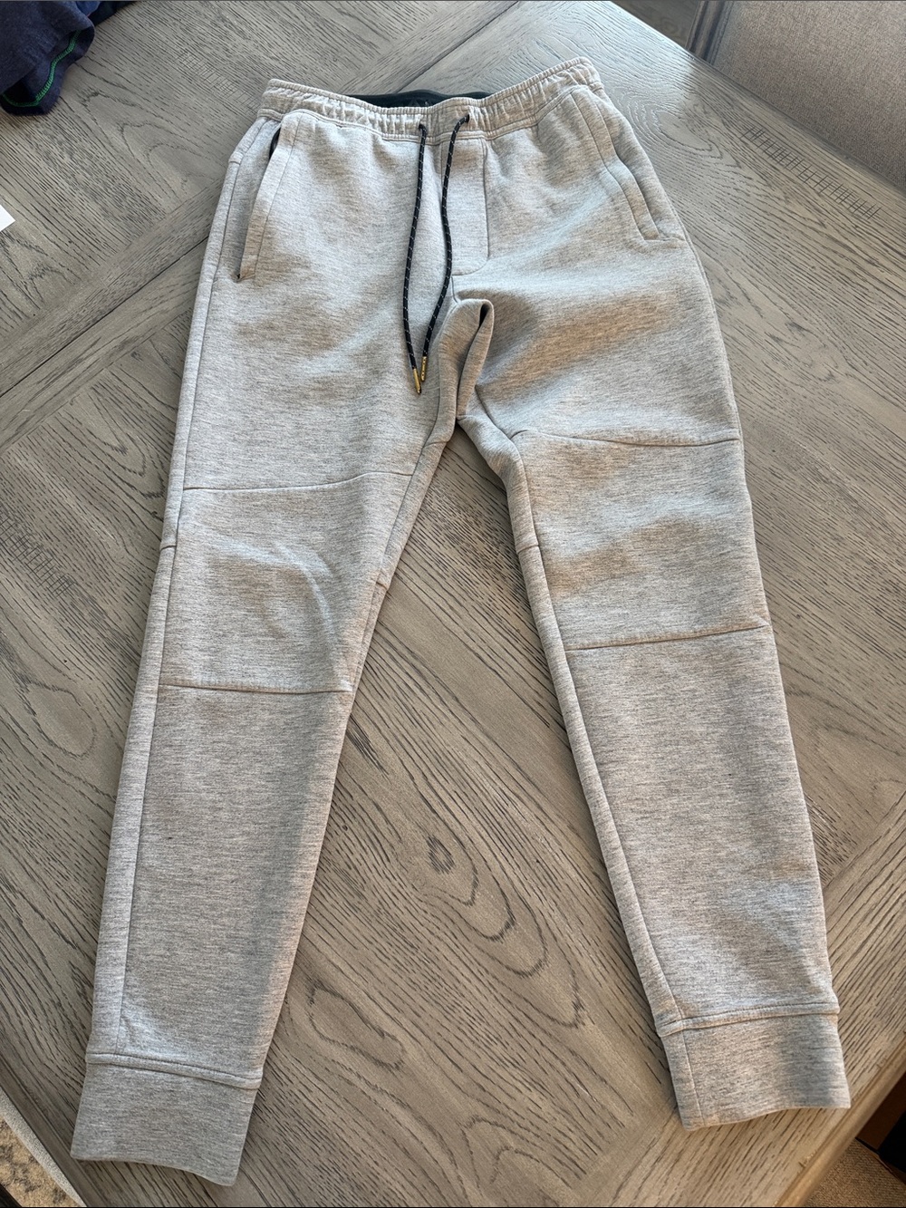 AE Man Gray Jogger Sweatpants with Drawstring